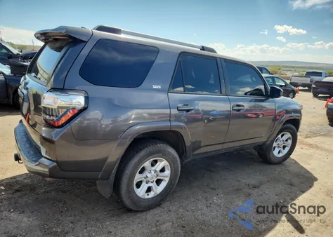 2021 Toyota 4Runner Sr5 z USA, uszkodzony, nr VIN JTEEU5JR0M5243655